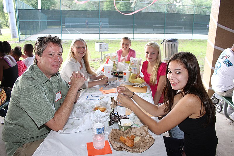 ../Images/Kickoff10_083.JPG