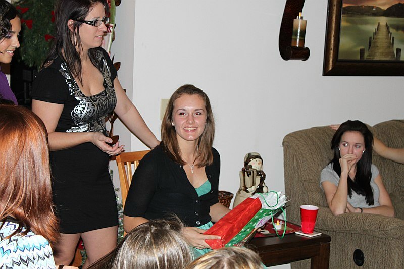 ../Images/MnetteHParty09092.jpg